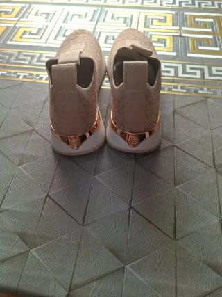Zapatillas Michael Kors doradas y rosas