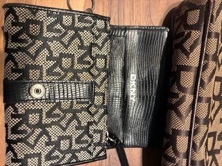 Bolso y cartera DKNY monograma