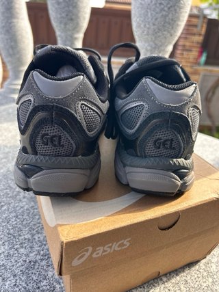 Zapatillas Asics GEL-NYC Negro/Gris
