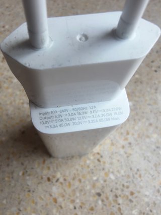 Cargador 65W