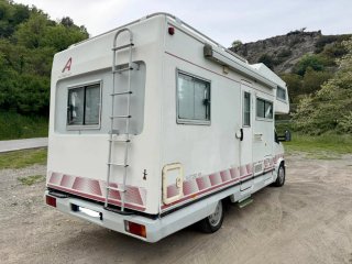 Peugeot J5 477 2002