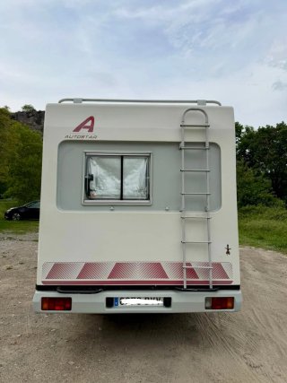 Peugeot J5 477 2002