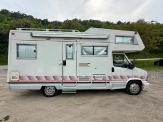 Peugeot J5 477 2002