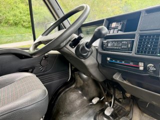 Peugeot J5 477 2002