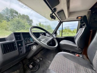 Peugeot J5 477 2002