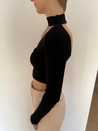 Crop top Bershka negro choker talla L