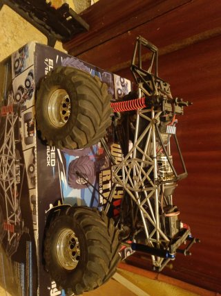 Coche teledirigido 4x4