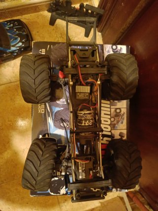 Coche teledirigido 4x4