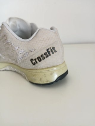 Zapatillas Reebok Croosfit Beige y Blancas 36.