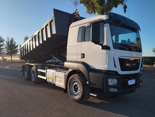 MAN TGS 26 480--CAMIONES CON GANCHO