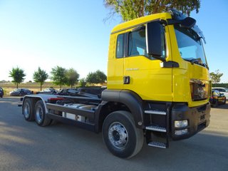 MAN TGS 26 400--CAMIONES CON GANCHO