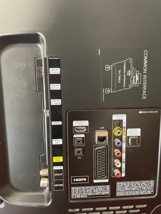 Samsung TV 46” y Barra de Sonido