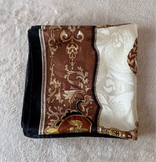 Foulard in pura seta operata fantasia classica