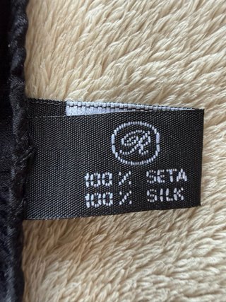Foulard in pura seta operata fantasia classica