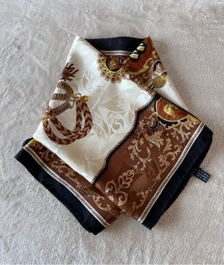 Foulard in pura seta operata fantasia classica