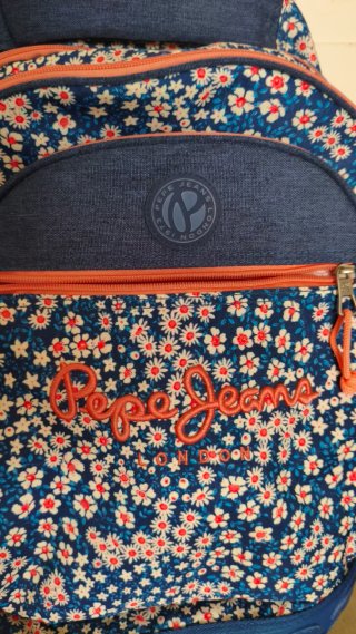 Mochila de carro Pepe Jeans con neceser