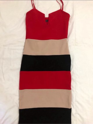 Vestido de fiesta con tirantes