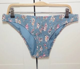 Bikini Oysho azul floral Talla L