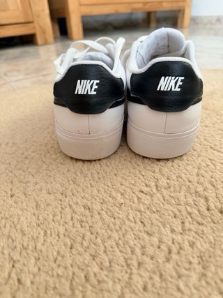 Zapatos Nike Blancos y Negros