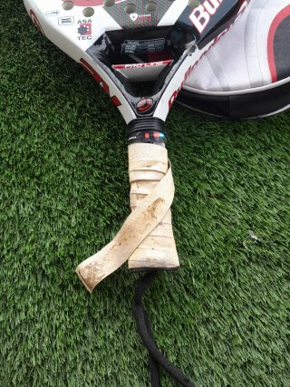 Raqueta Bullpadel K2 38 con funda