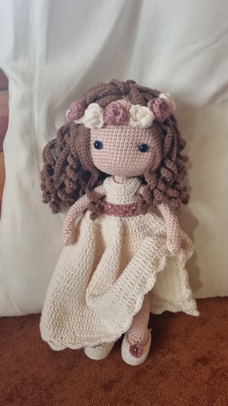 Muñeca comunión crochet amigurumi