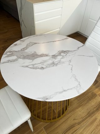 Mesa redonda moderna 80cm mármol y oro