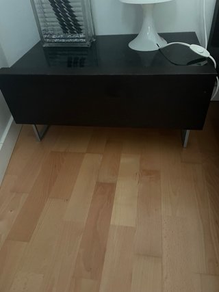 Dormitorio estilo tatami con 2 mesitas