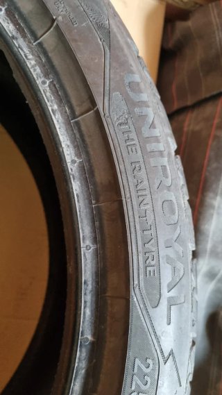Neumático 225/40R18 92Y XL