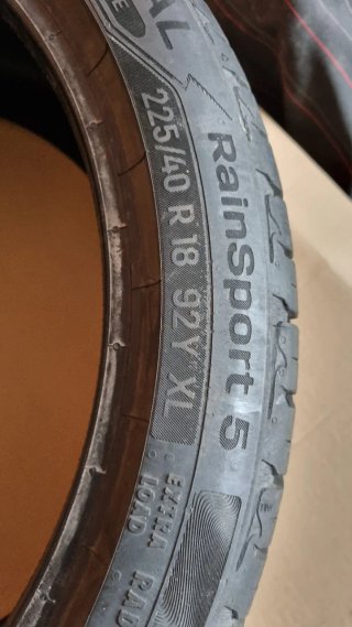 Neumático 225/40R18 92Y XL