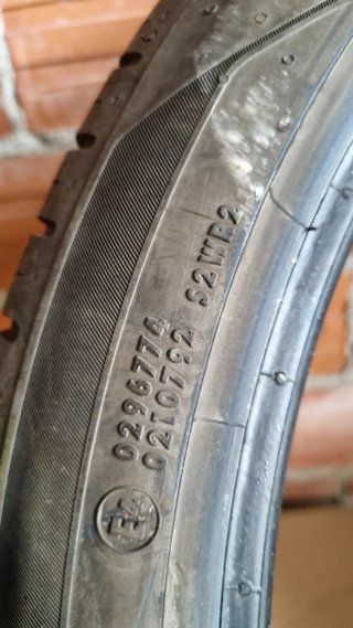 Neumático 225/40R18 92Y XL