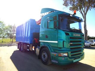 Scania P 420--CAMIONES CON GRUA
