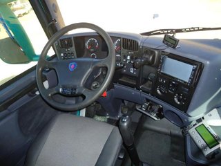 Scania P 420--CAMIONES CON GRUA