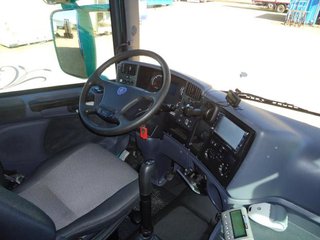 Scania P 420--CAMIONES CON GRUA