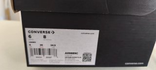 Converse Talla 39 con Diseño de Llamas