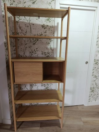 Estantería de madera estilo nórdico