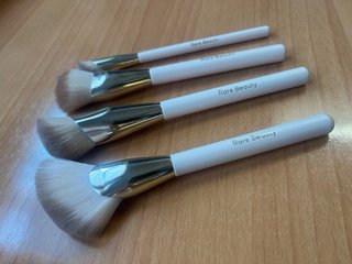 Set 4 Brochas Maquillaje Rare Beauty