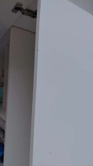 Armario blanco puertas madera