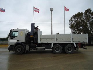 Volvo FL 320--CAMIONES CON GANCHO