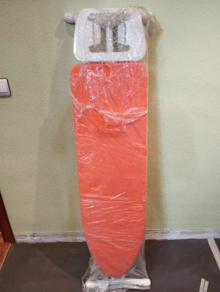 Tabla de planchar plegable naranja
