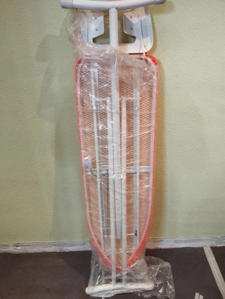 Tabla de planchar plegable naranja