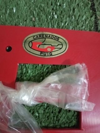 Cubre Carter  Moto (Negro y Rojo)