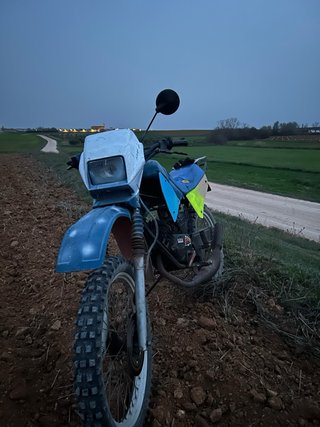 Moto Enduro/Motocross Azul y Blanca