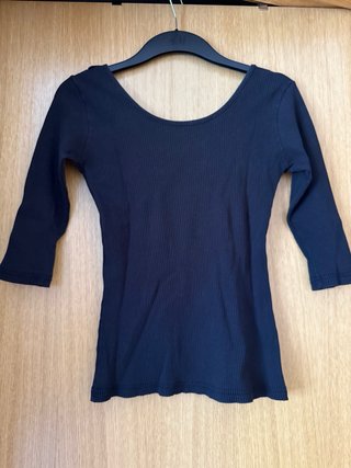 Camiseta negra canalé