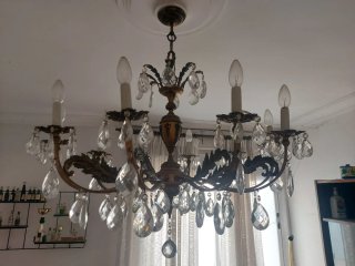 Lámpara de araña vintage dorada y cristal