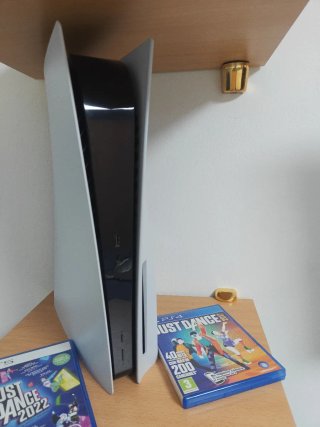 Consola PlayStation 5 + 2 Juegos Just Dance