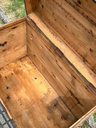 Baúl de madera grande