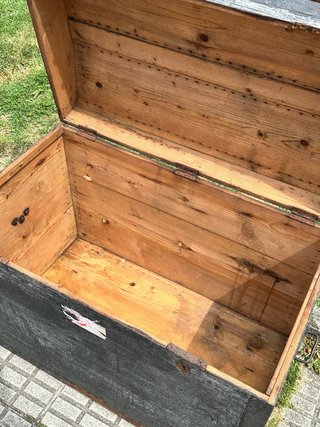Baúl de madera grande