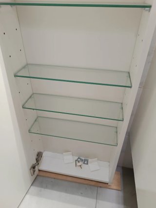 Armario de baño blanco