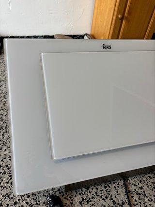 Campana extractora Teka vertical blanca