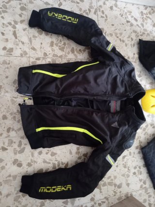 Chaqueta moto Modela talla L (pequeña)